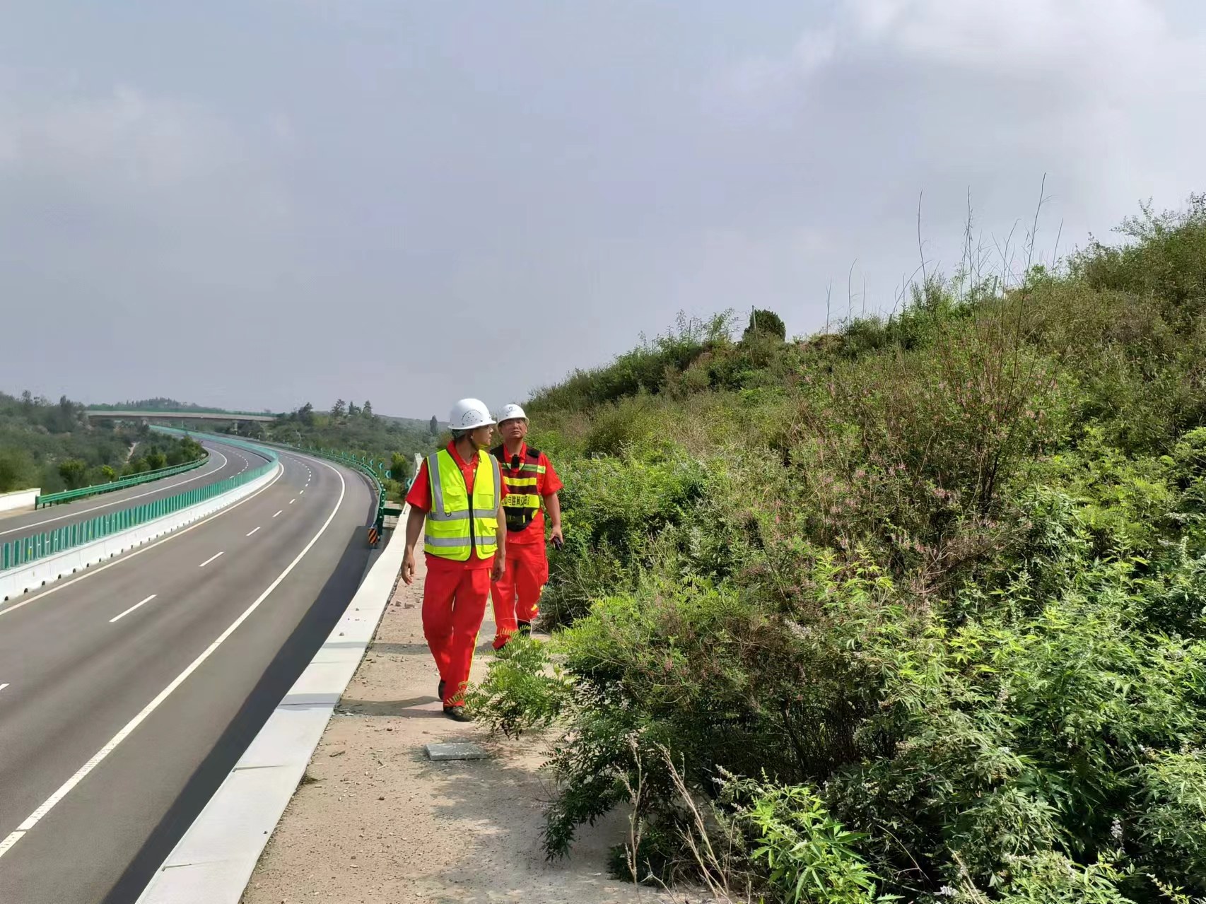 C:\Users\Administrator\Desktop\图片1.png C:\Users\Administrator\Desktop\图片1.png