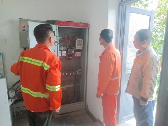 国庆检查1.jpg 国庆检查1.jpg